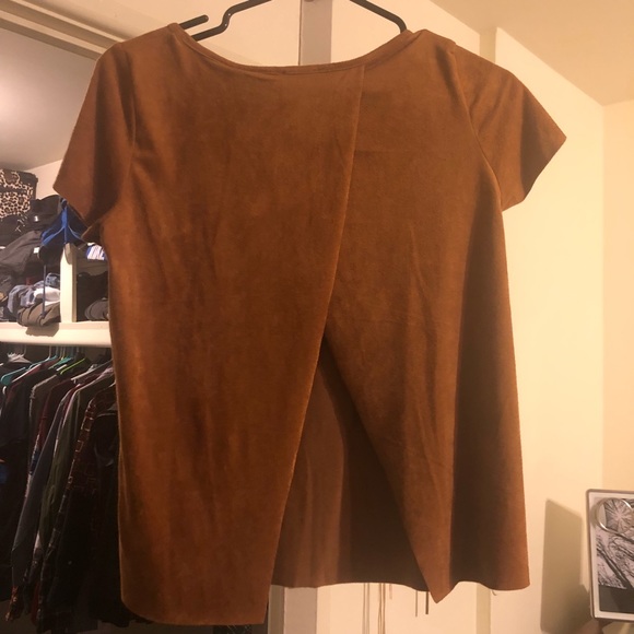 LIKE NEW Small B-Sharp Tan Cutout Back Top - Picture 4 of 7